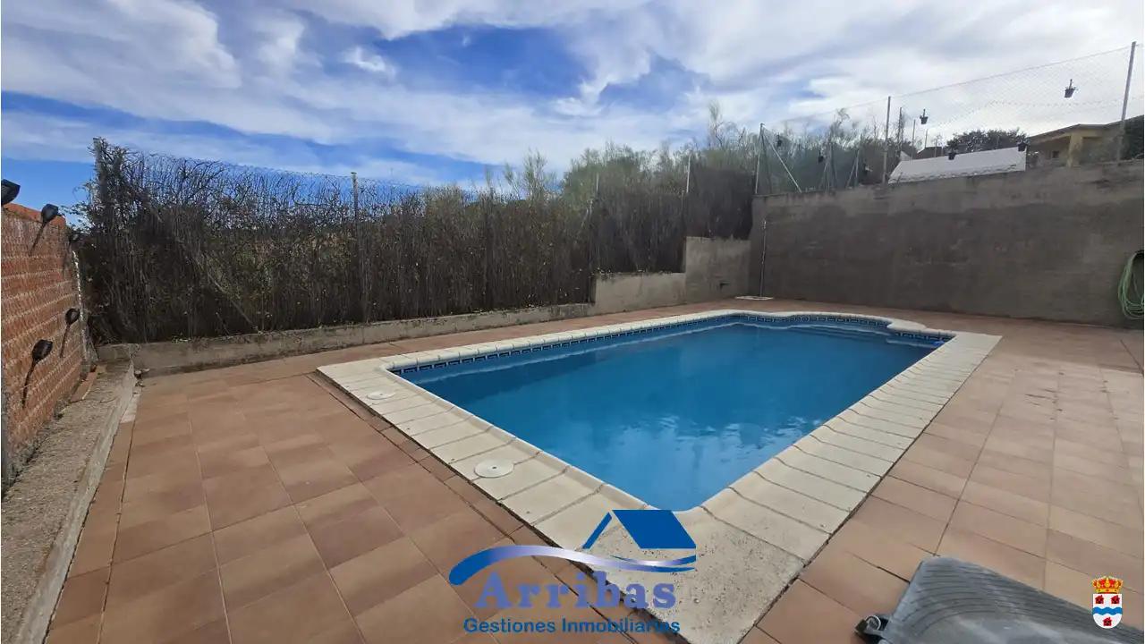 Piscina de Casa o chalet en venta en El Casar de Escalona con Calefacción, Jardín privado y Terraza