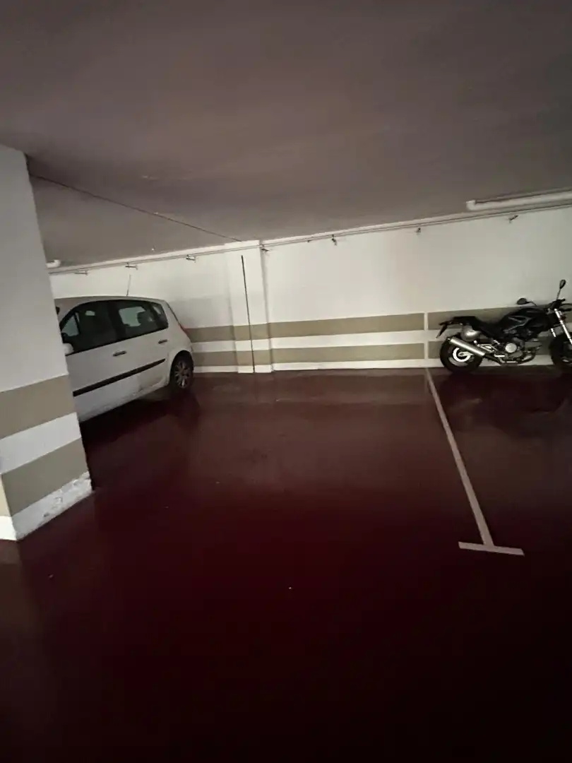 Parking de Piso de alquiler en Córdoba con Aire acondicionado, Jardín privado y Piscina comunitaria