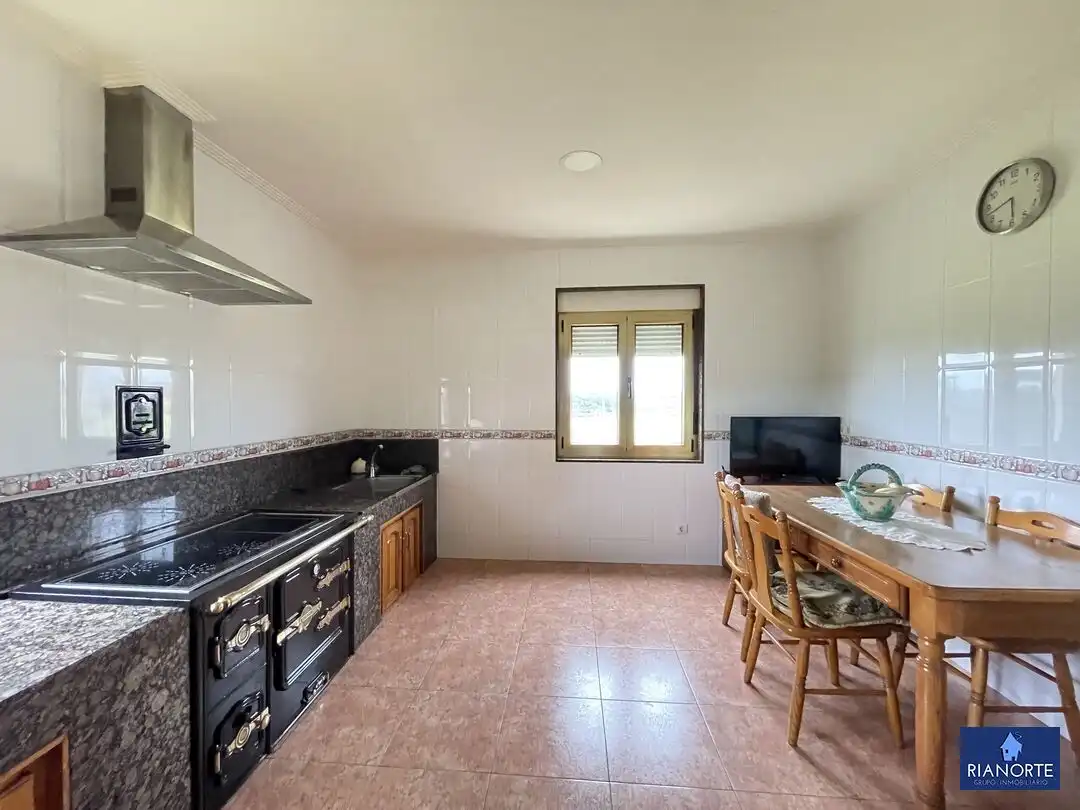 Cuina de Casa o xalet en venda en Gozón amb Calefacció, Jardí privat i Traster