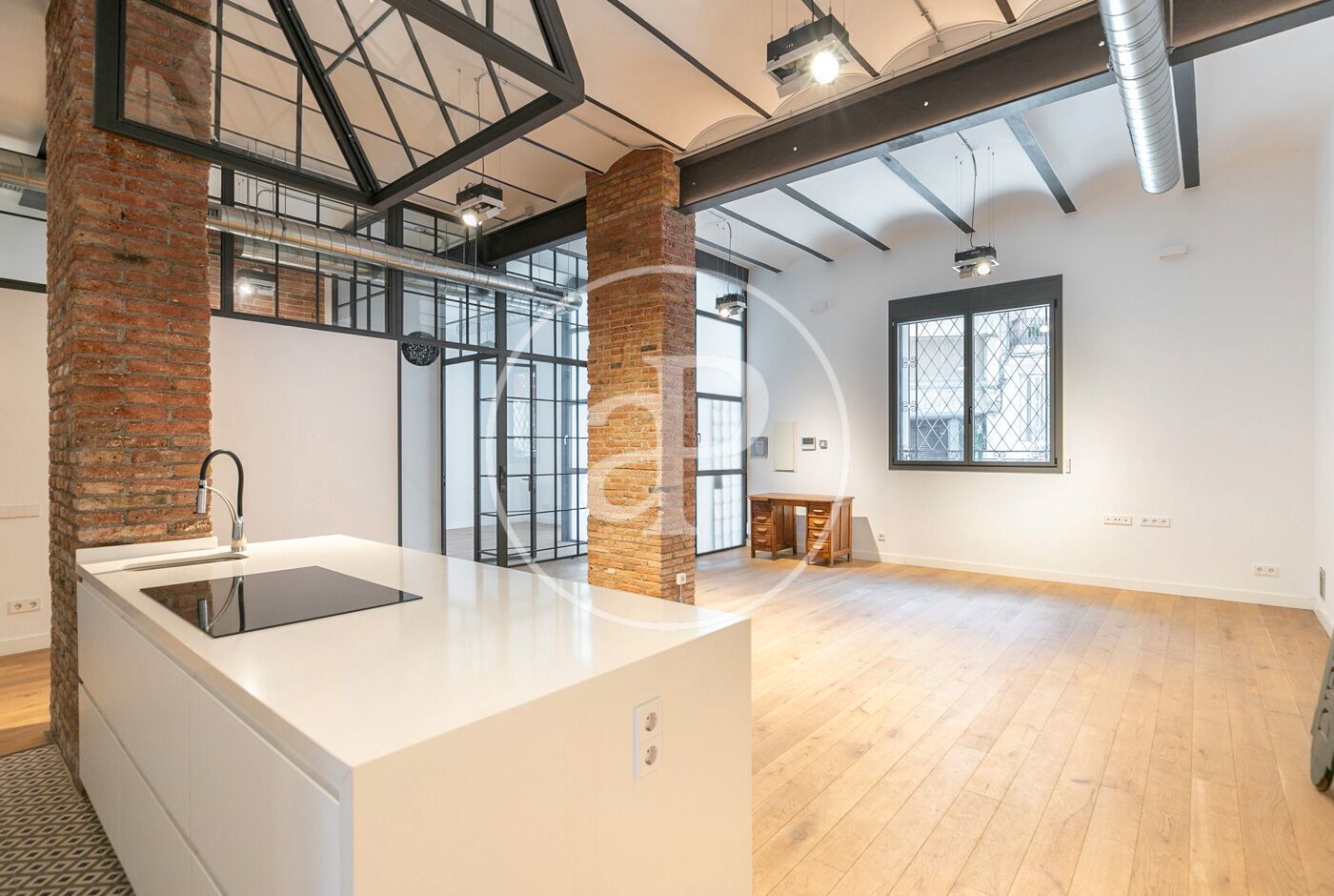 Exterior view of Flat for sale in  Barcelona Capital  with Air Conditioner, Heating and Terrace