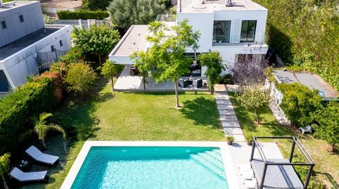 Chalet unifamiliar con piscina, jardín y privacidad ubicado en la zona residencial de Crestatx, cerca de Pollença.