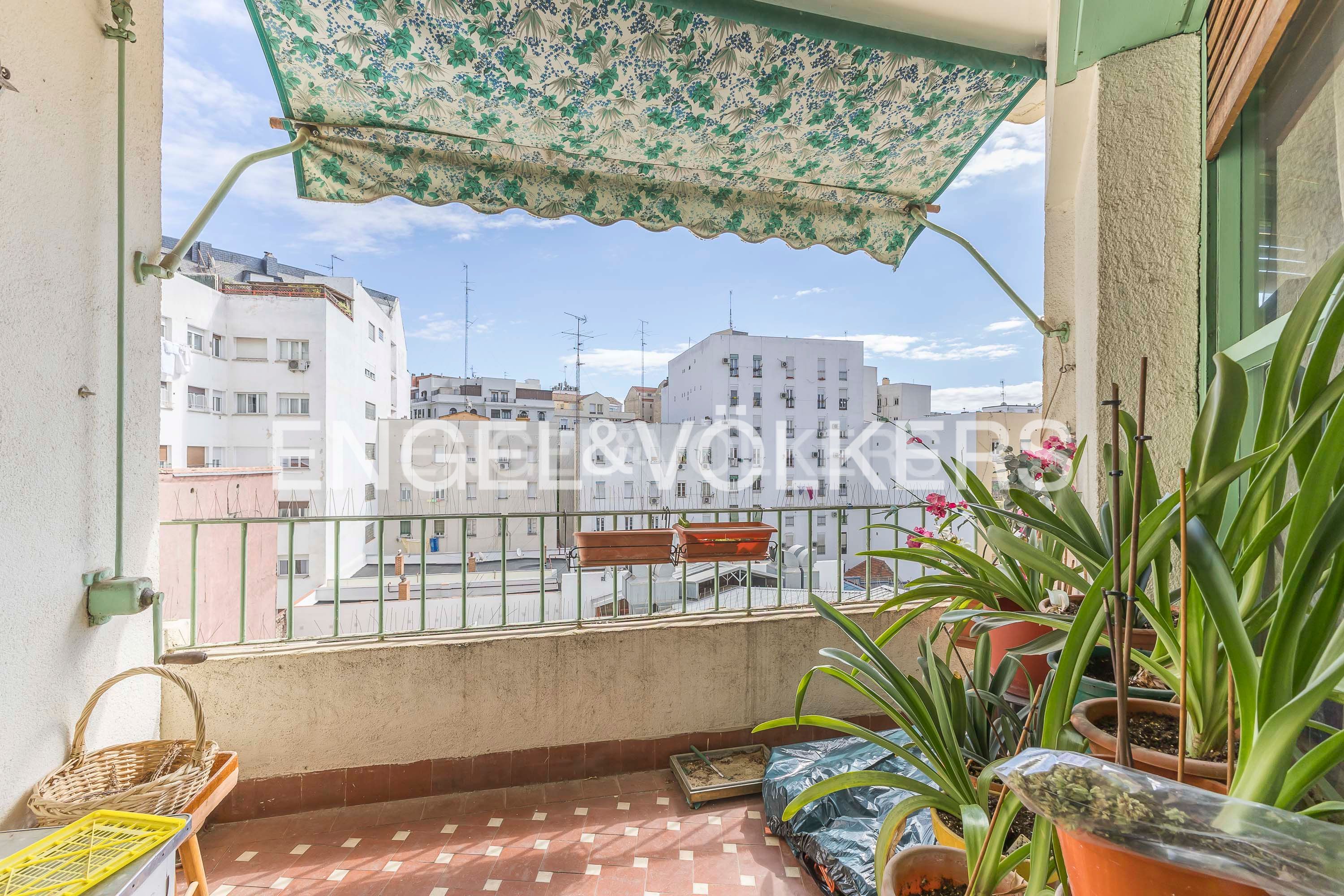 Exterior view of Apartment for sale in  Madrid Capital  with Air Conditioner, Heating and Parquet flooring