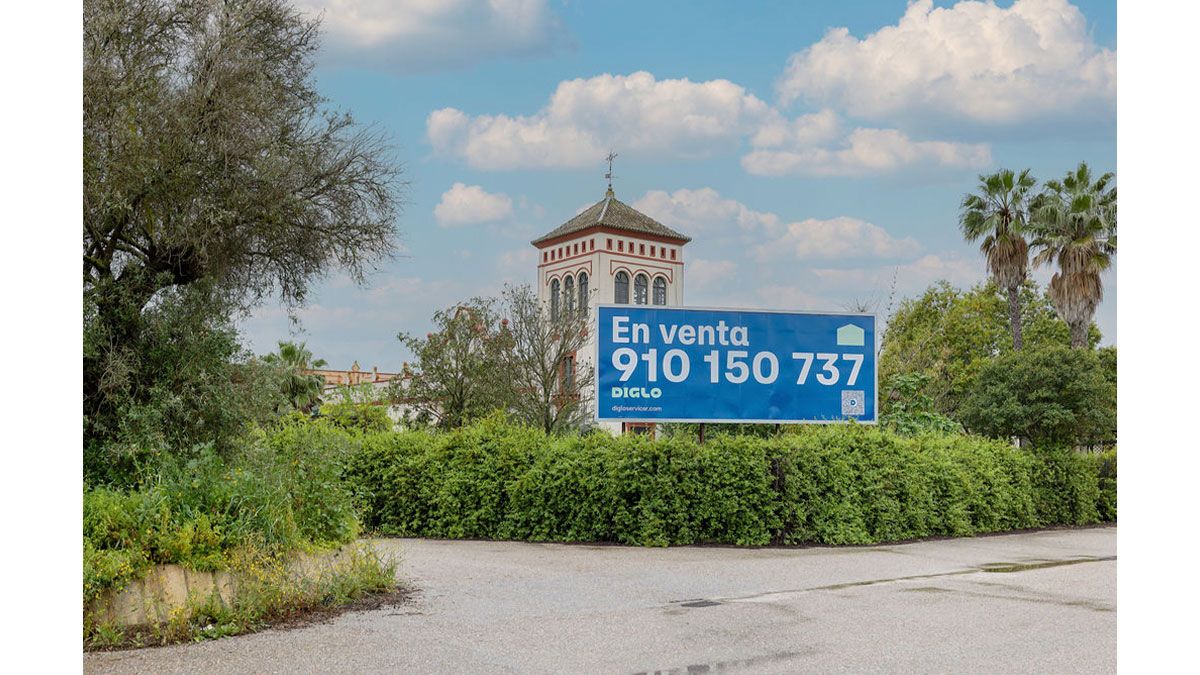 Exterior view of Building for sale in Bollullos de la Mitación