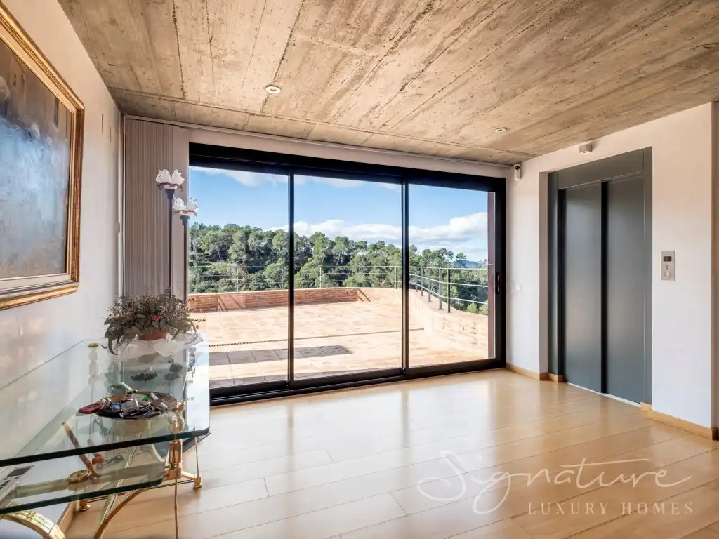 Sala d'estar de Casa o xalet en venda en Sant Cugat del Vallès amb Aire condicionat, Calefacció i Terrassa