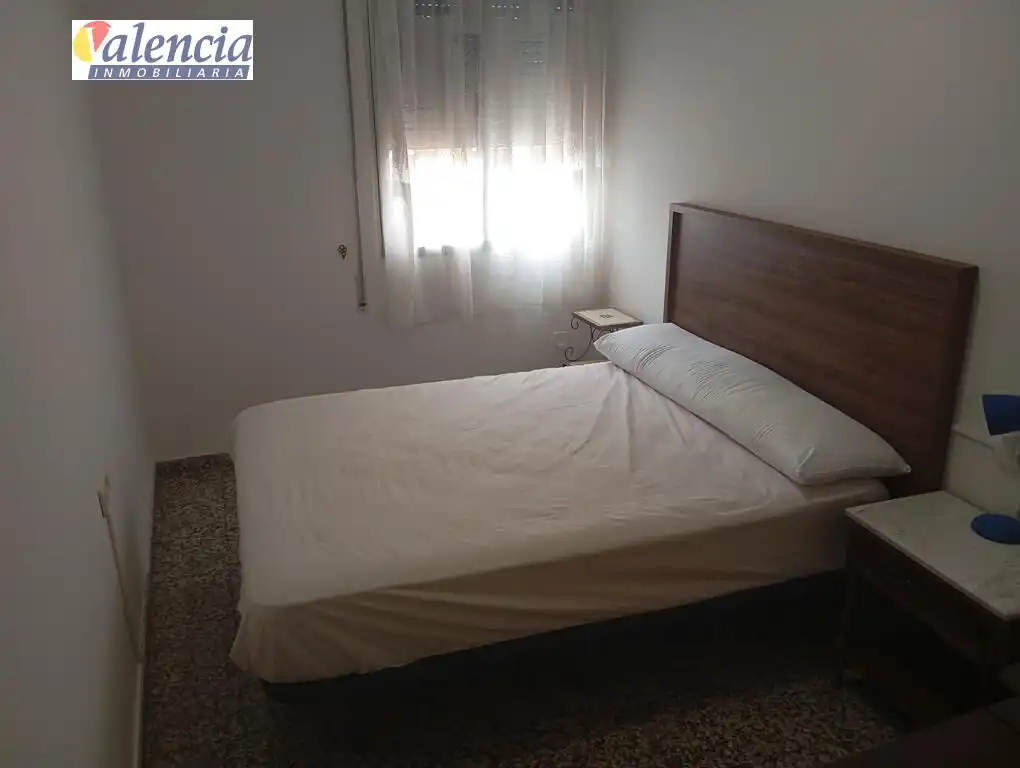 Bedroom of Flat for sale in Valencia