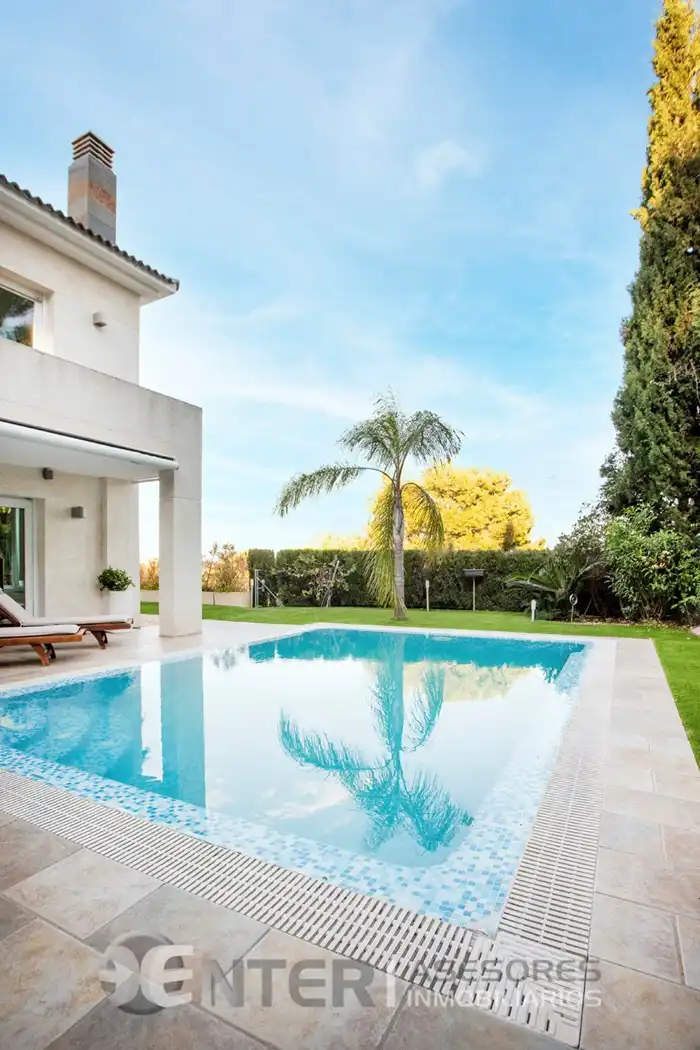 Villa mit Pool zum Verkauf in Gilet, imagen 4