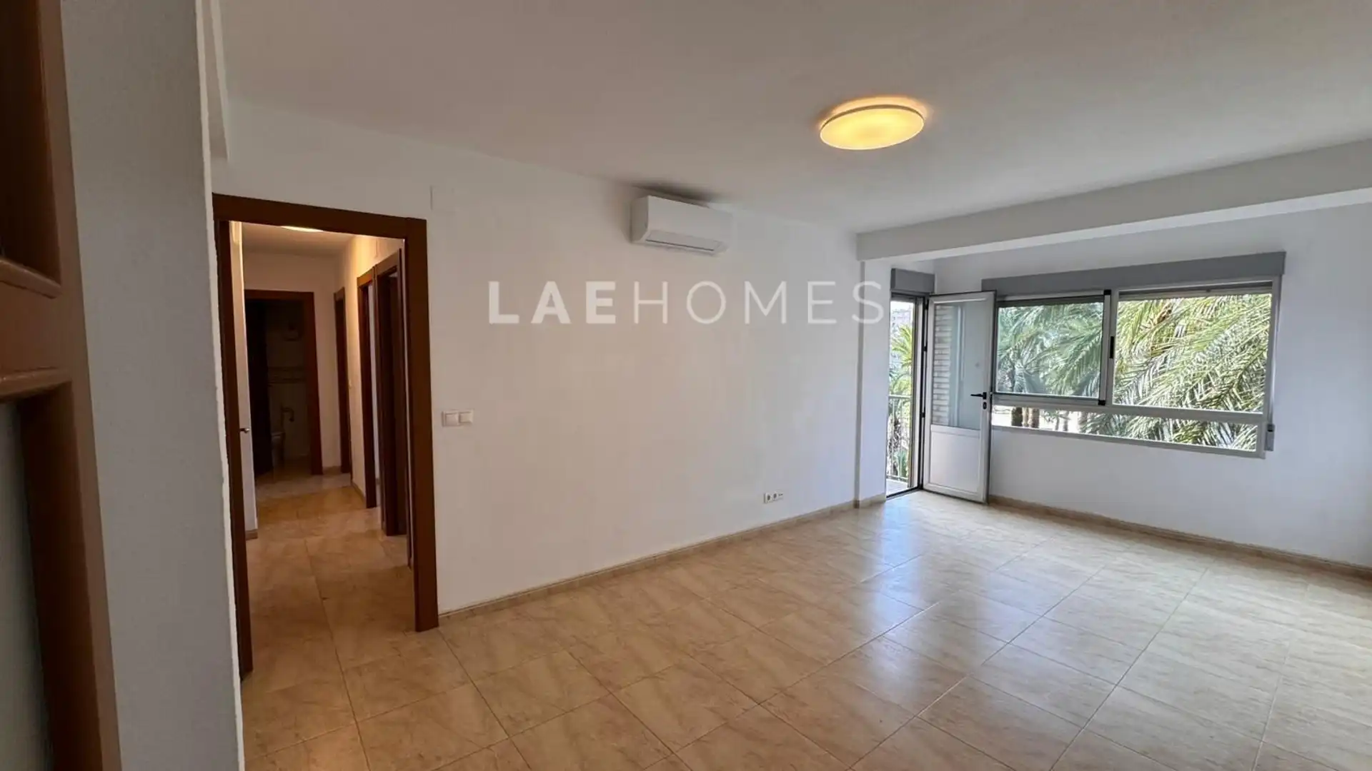 Vista exterior de Piso de alquiler en  Valencia Capital con Aire acondicionado y Balcón