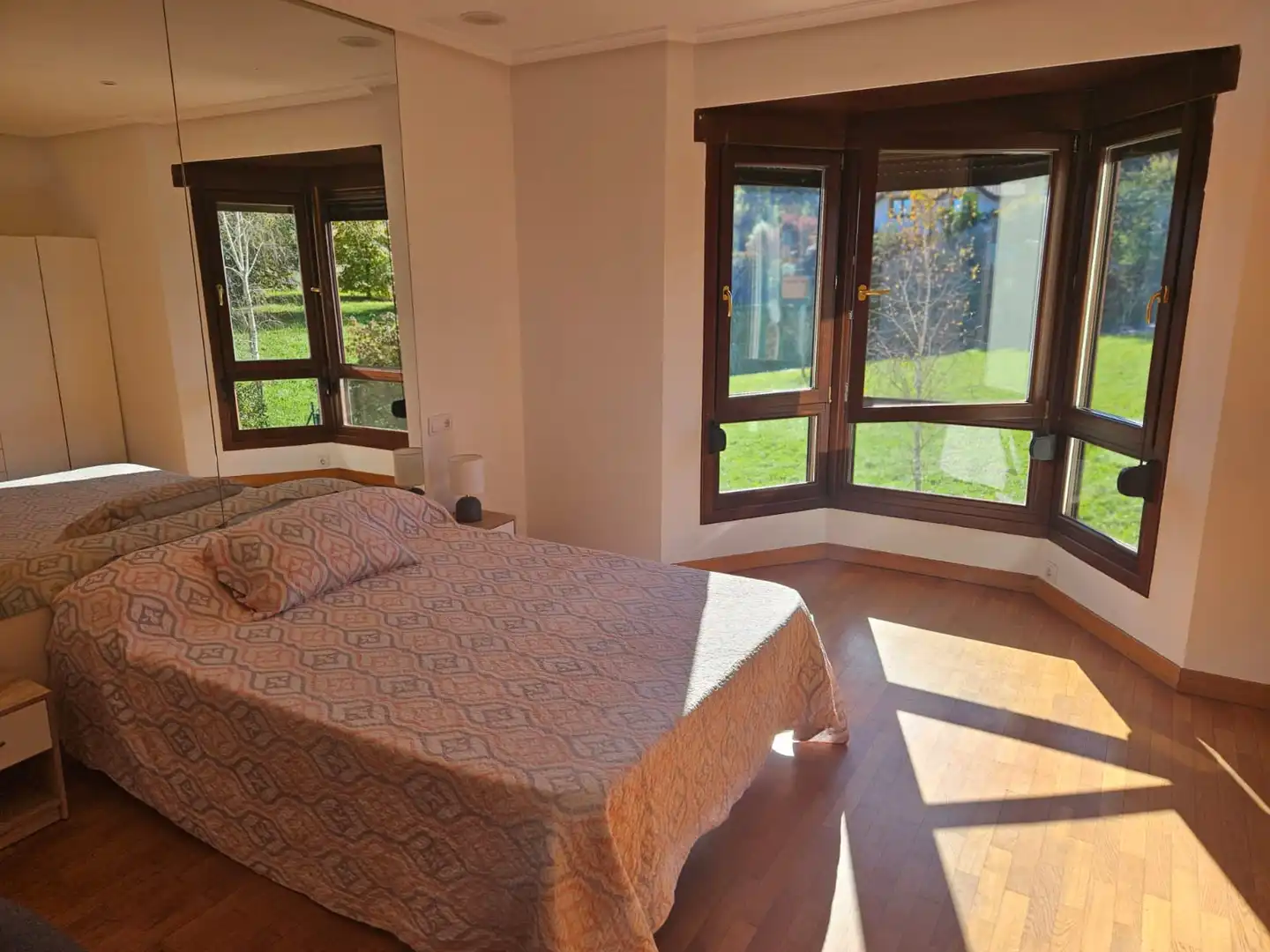 Schlafzimmer von Einfamilien-Reihenhaus zum Verkauf in Aia mit Heizung, Privatgarten und Terrasse