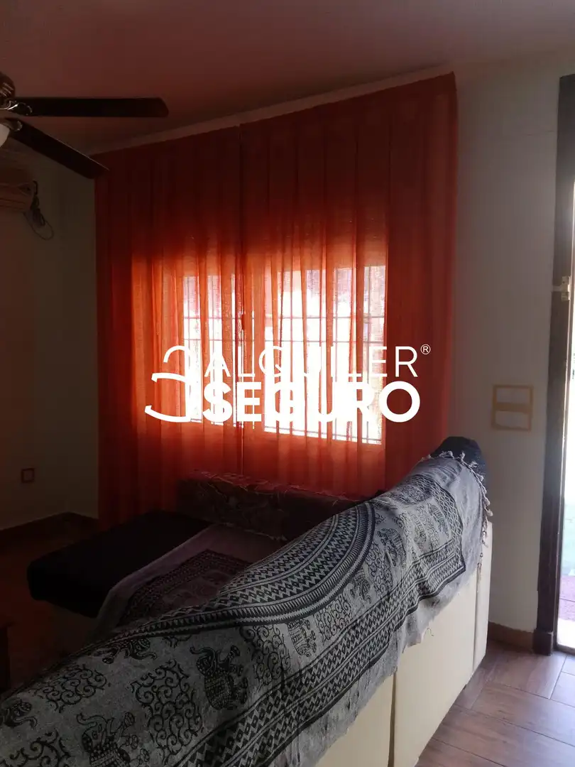 Casa o chalet de alquiler en Violetas, Cobatillas