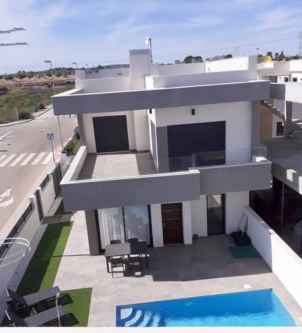 Villa con piscina in vendita a Los Montesinos