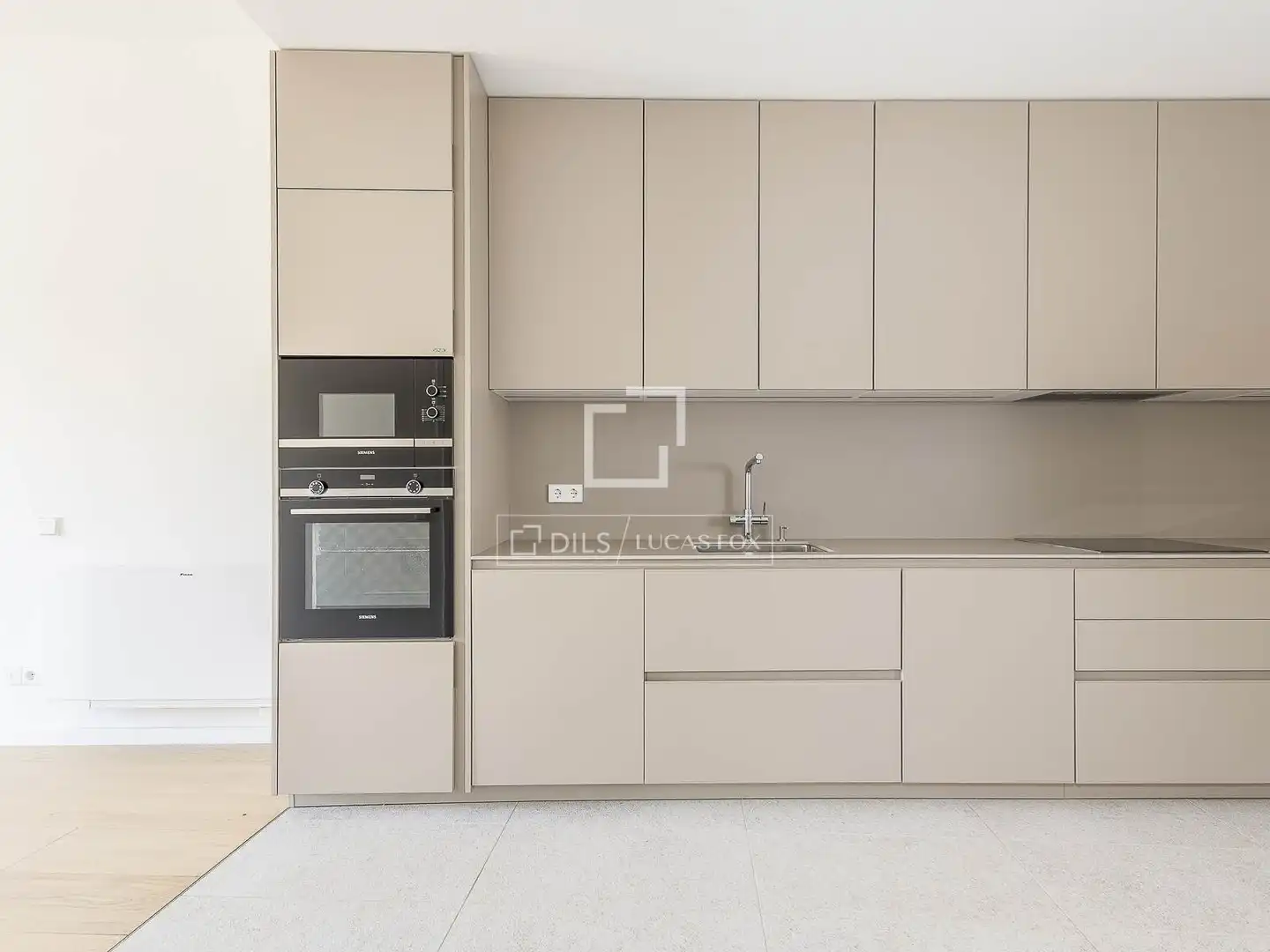 Kitchen of Flat for sale in Barcelona  with Air Conditioner, Heating and Parquet flooring