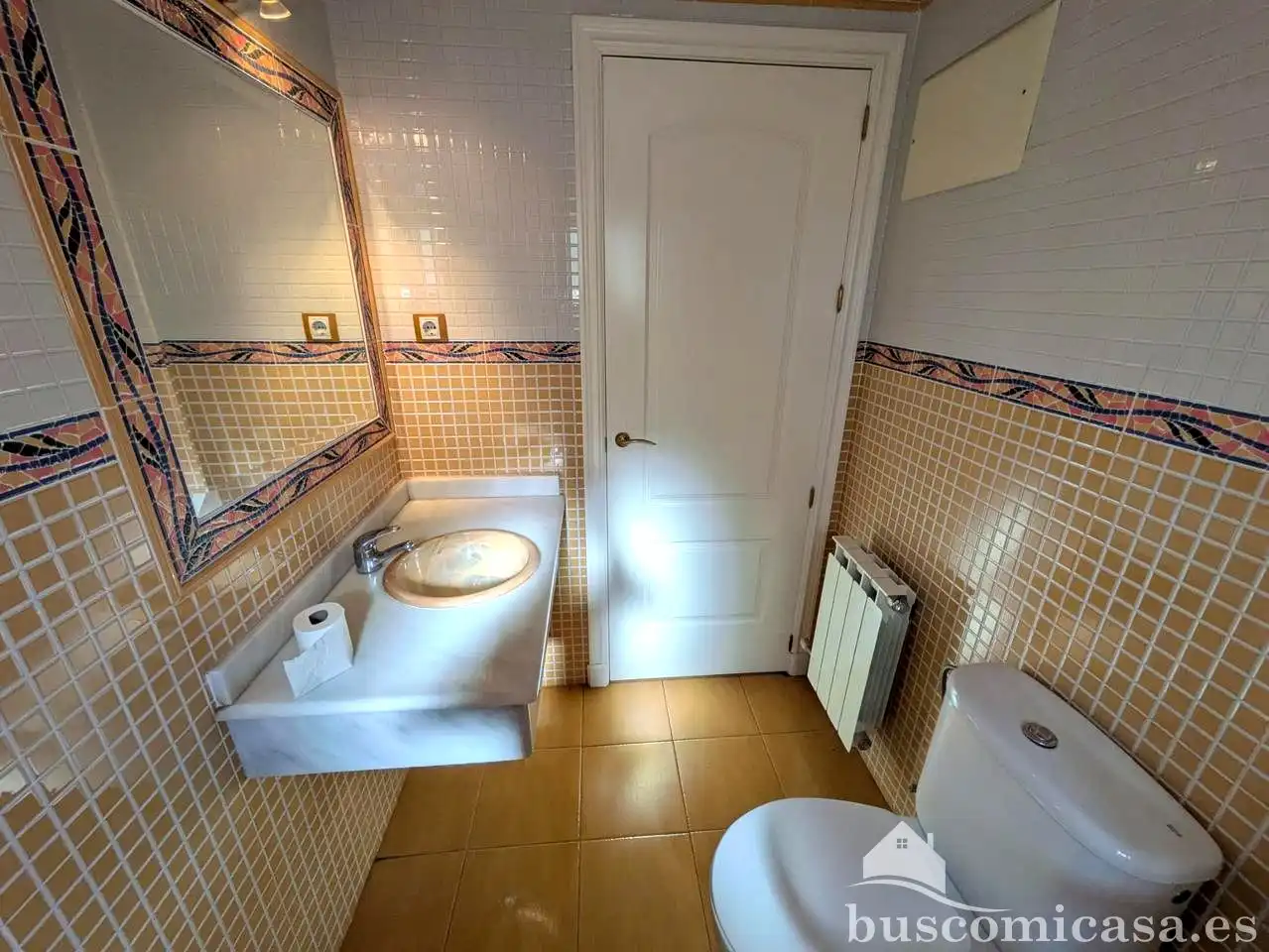 Baño de Local de alquiler en Linares con Aire acondicionado