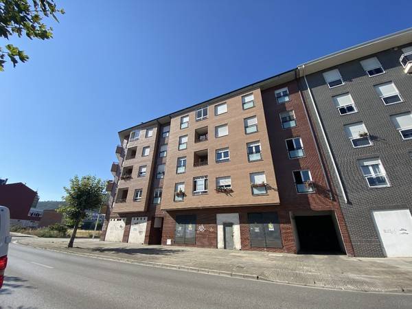 Garaje en Venta en CEMBA en Flores de Sil - La Placa