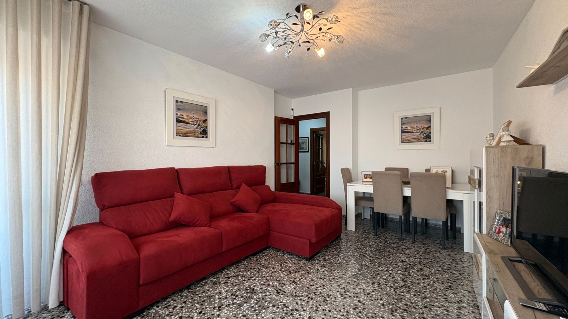 Sala d'estar de Pis en venda en Castellón de la Plana / Castelló de la Plana amb Calefacció, Moblat i Forn