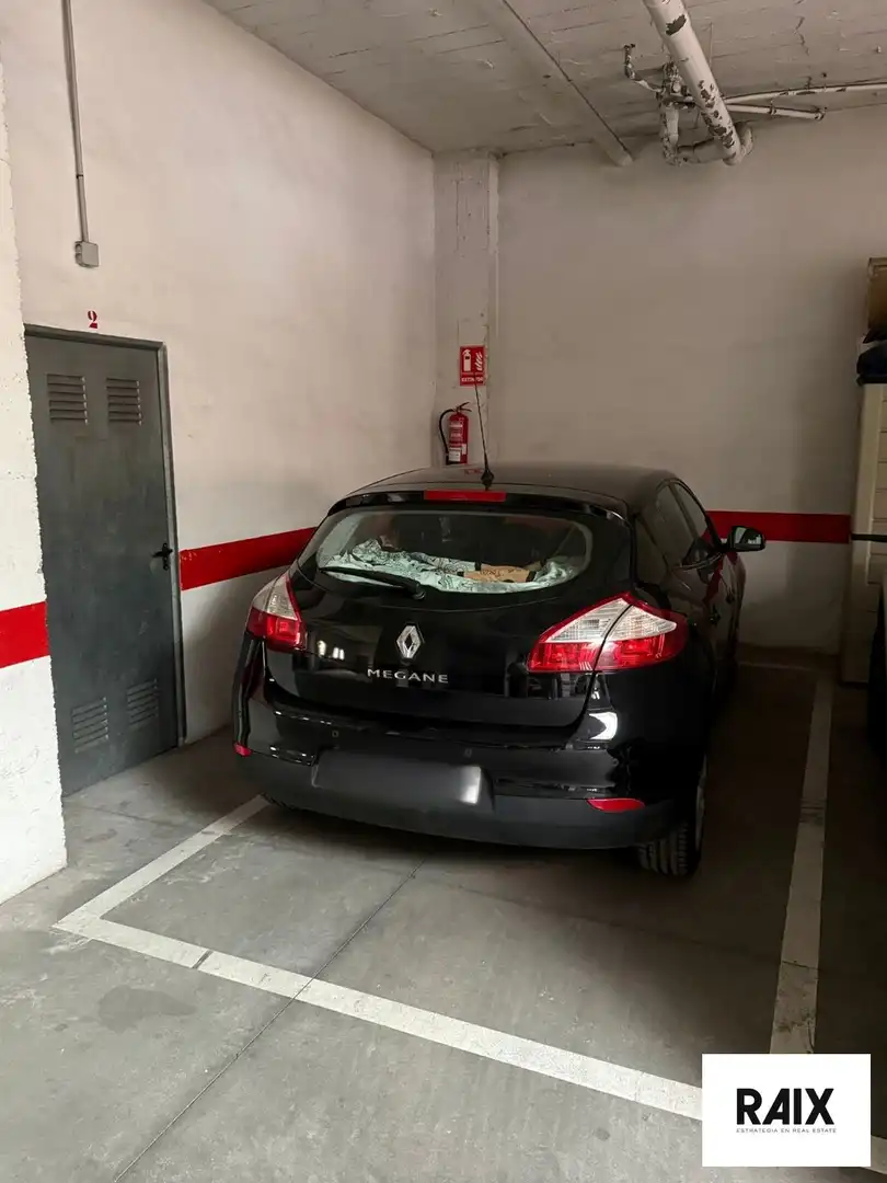 Aparcament de Pis en venda en Málaga amb Aire condicionat, Terrassa i Moblat