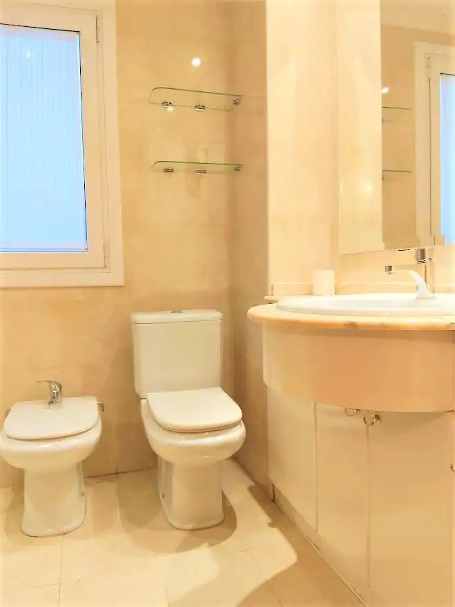 Flat for sale in Instituts - Universitat