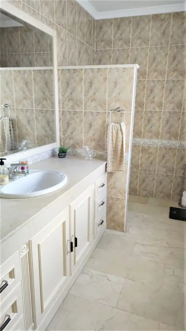 Baño de Casa adosada en venta en Marbella con Terraza y Piscina