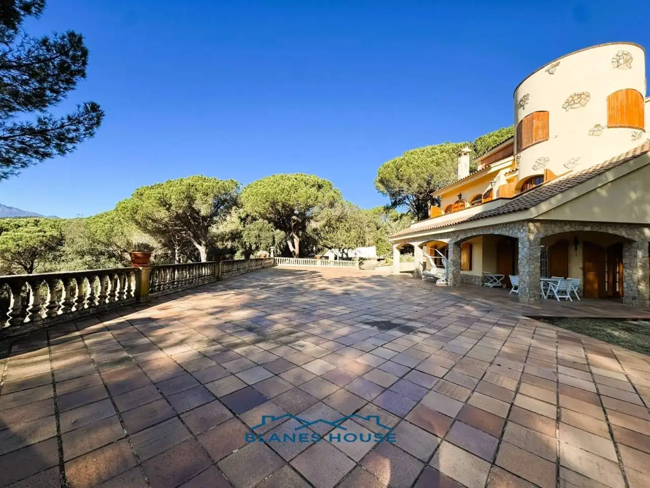 Vista exterior de Finca rústica en venda en Sant Feliu de Buixalleu amb Calefacció, Jardí privat i Terrassa