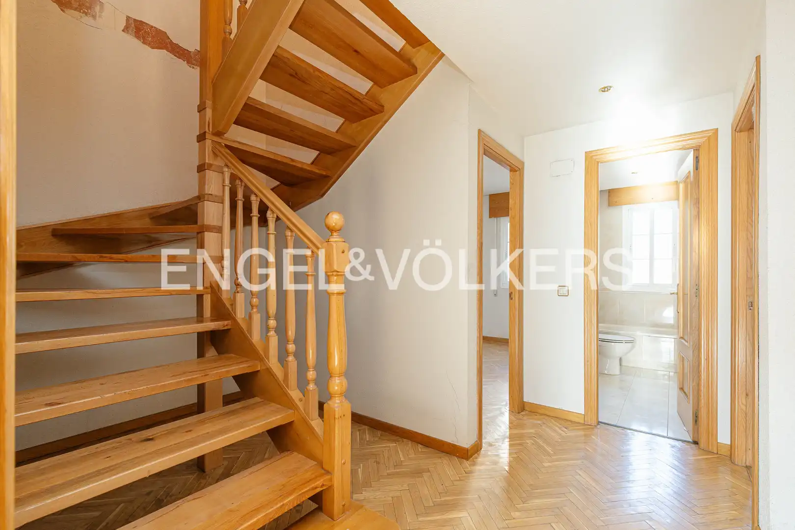 Dachboden zum Verkauf in Coslada mit Heizung, Parkett und Terrasse