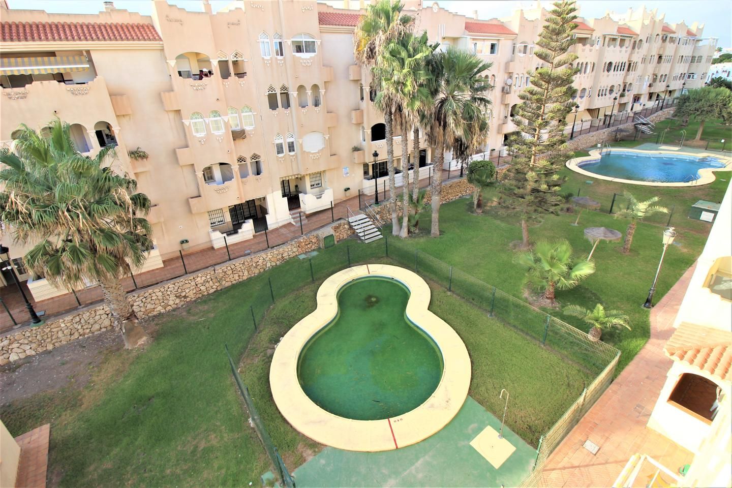 Piscina de Pis de lloguer en  Almería Capital amb Aire condicionat, Moblat i Piscina comunitària