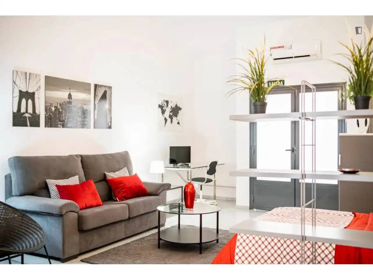 Sala de estar de Estudio en venta en Barcelona con Aire acondicionado, Calefacción y Parquet