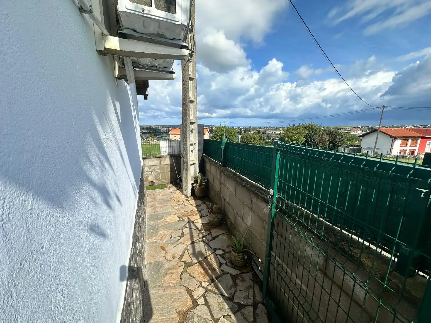 Vista exterior de Casa o chalet en venta en Camargo