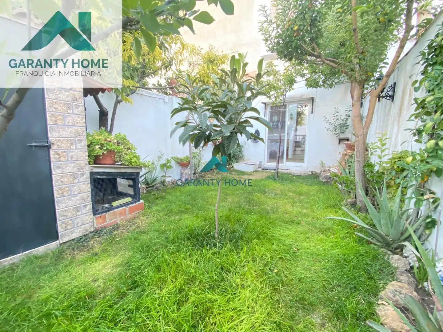 Jardín de Casa adosada en venta en Villardompardo con Aire acondicionado, Jardín privado y Terraza
