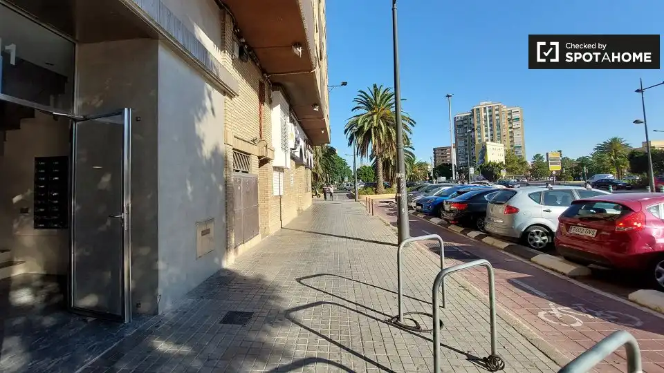 Vista exterior de Pis de lloguer en Valencia amb Aire condicionat, Calefacció i Moblat