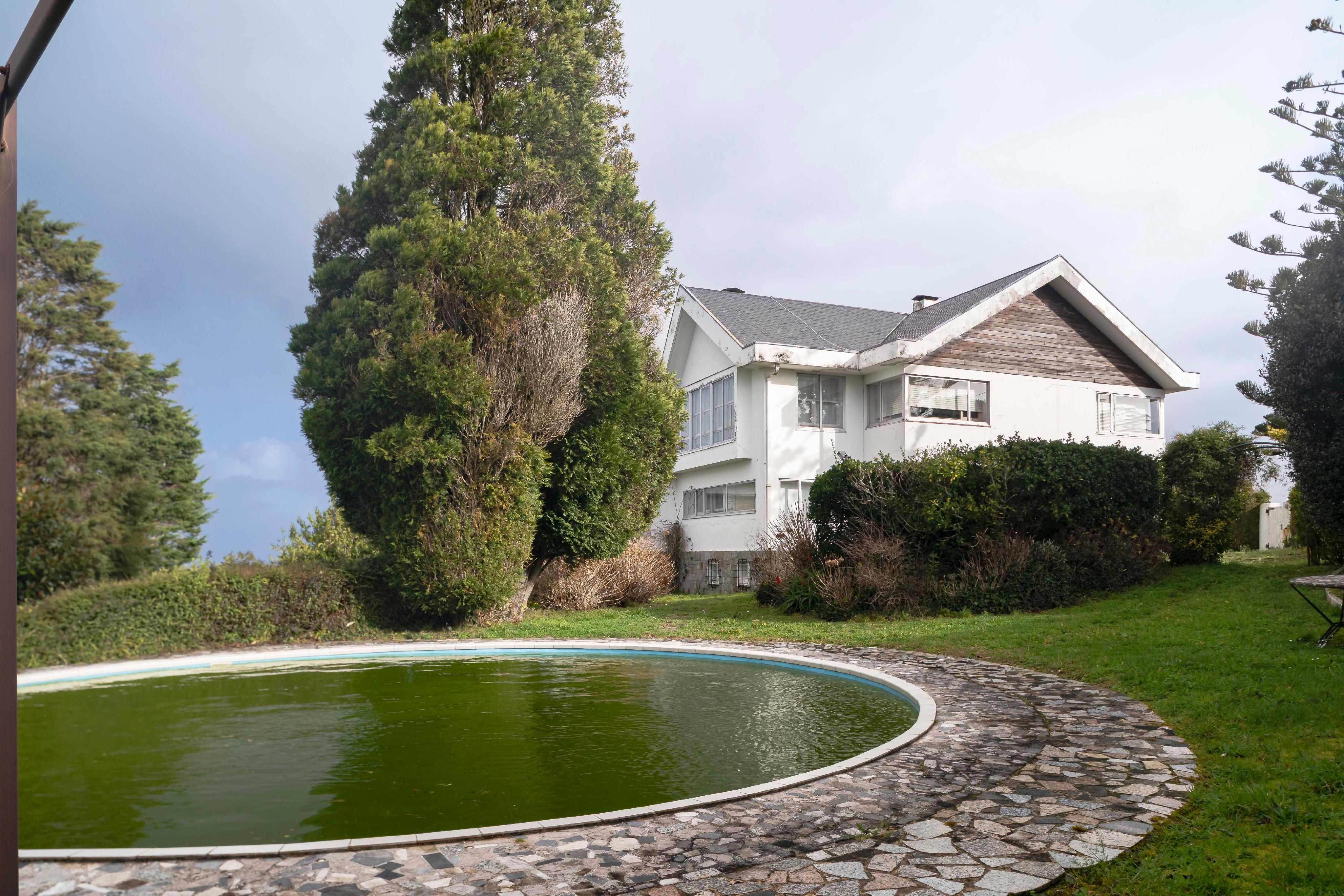 Piscina de Casa o chalet en venta en A Coruña Capital  con Calefacción, Jardín privado y Terraza