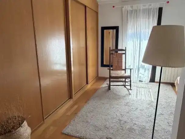 Dormitori de Casa o xalet en venda en Trescasas amb Jardí privat