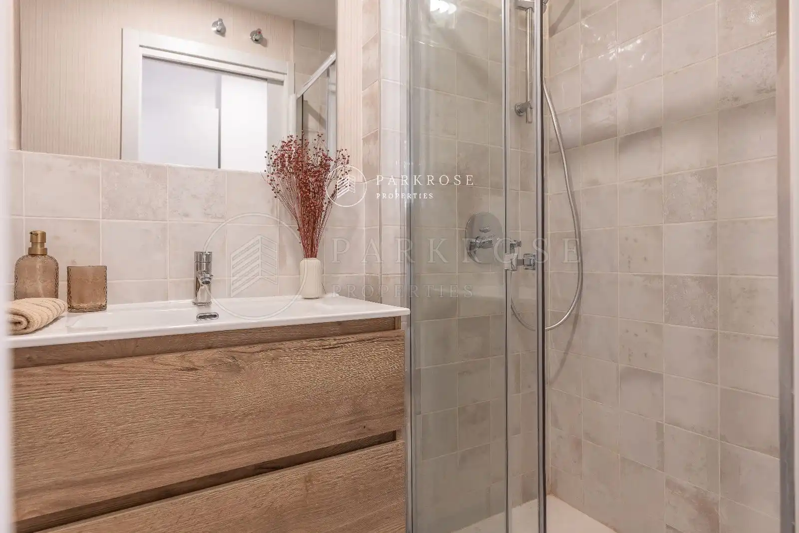 Bathroom of Flat for sale in Madrid  with Air Conditioner, Heating and Terrace