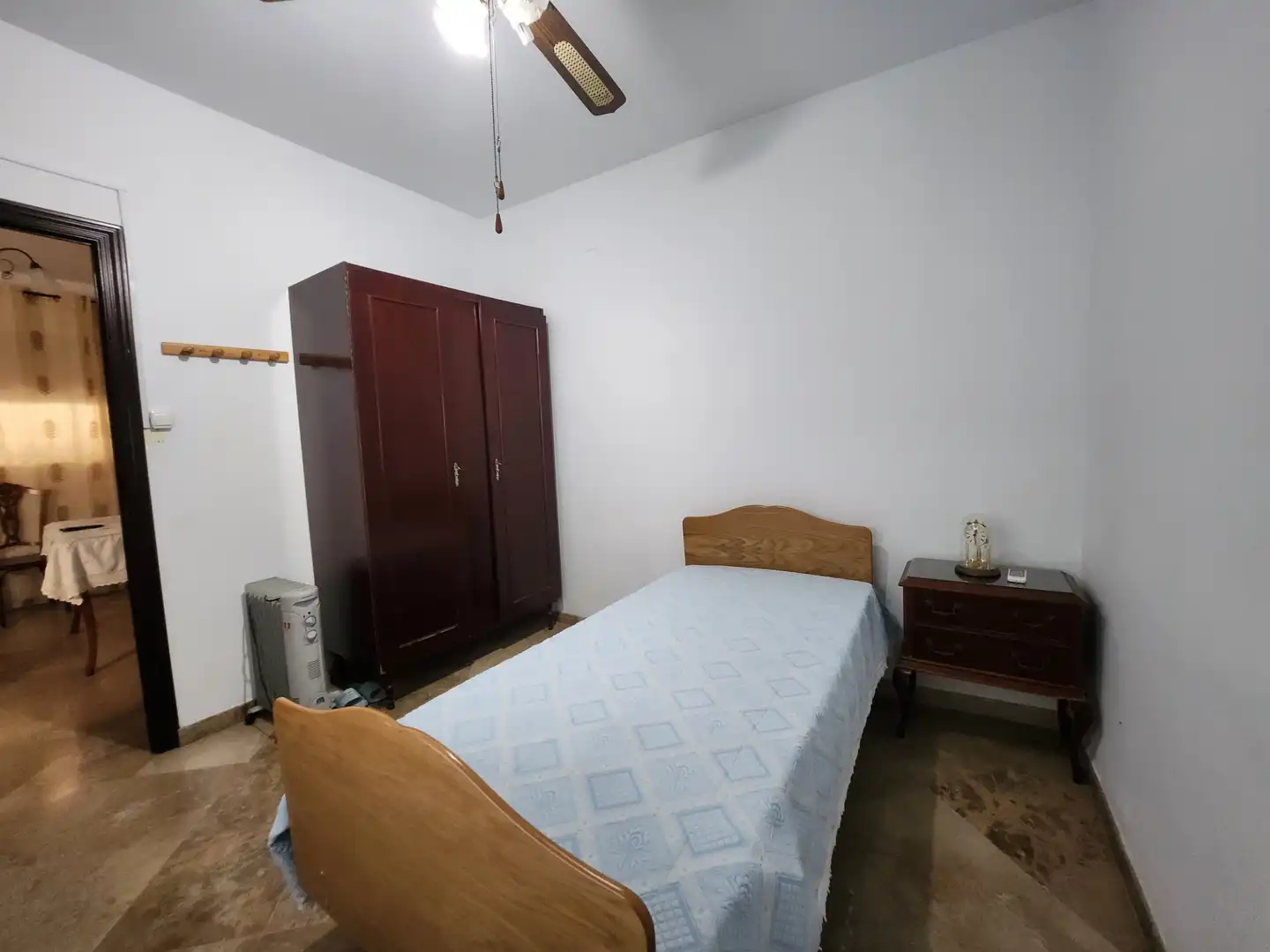 Schlafzimmer von Einfamilien-Reihenhaus zum Verkauf in Alcalá de Guadaira mit Klimaanlage, Terrasse und Abstellraum