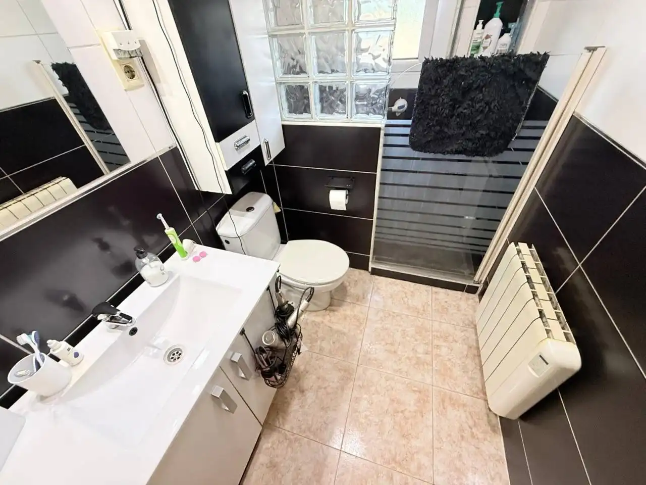 Bany de Casa o xalet en venda en Riells i Viabrea amb Aire condicionat, Calefacció i Jardí privat