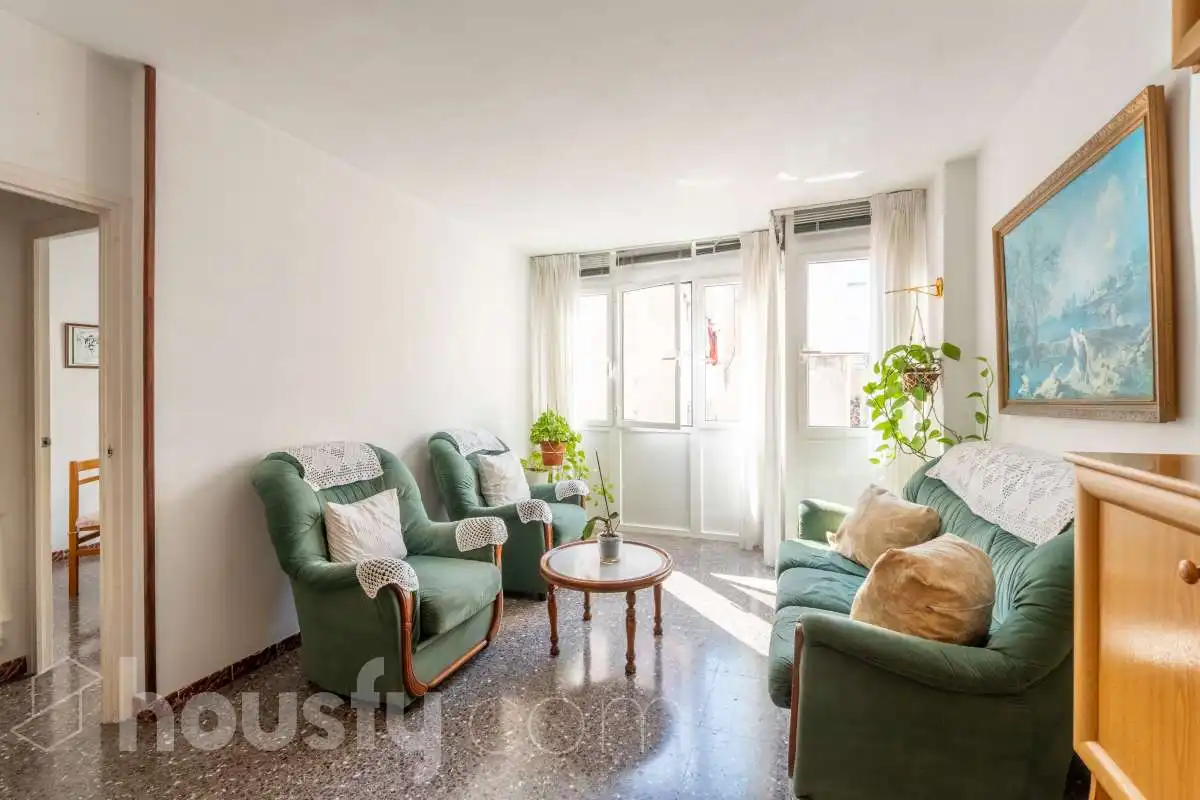 Sala d'estar de Pis en venda en Vilanova i la Geltrú amb Balcó