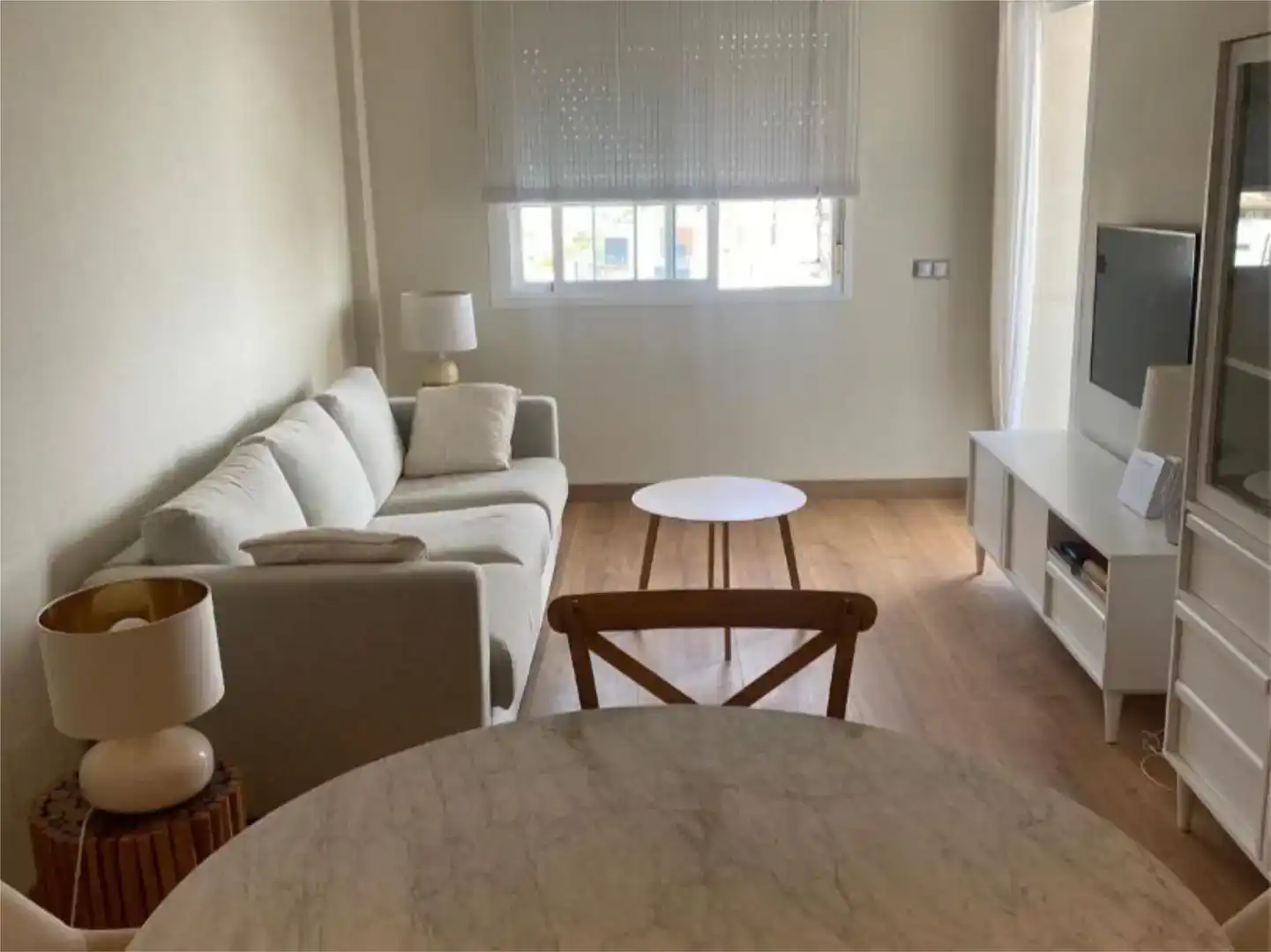Wohnzimmer von Wohnung zur Miete in Roquetas de Mar mit Klimaanlage und Schwimmbad