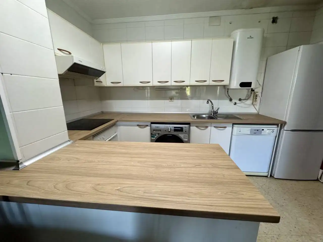 Cocina de Piso en venta en Cerdanyola del Vallès con Calefacción y Terraza