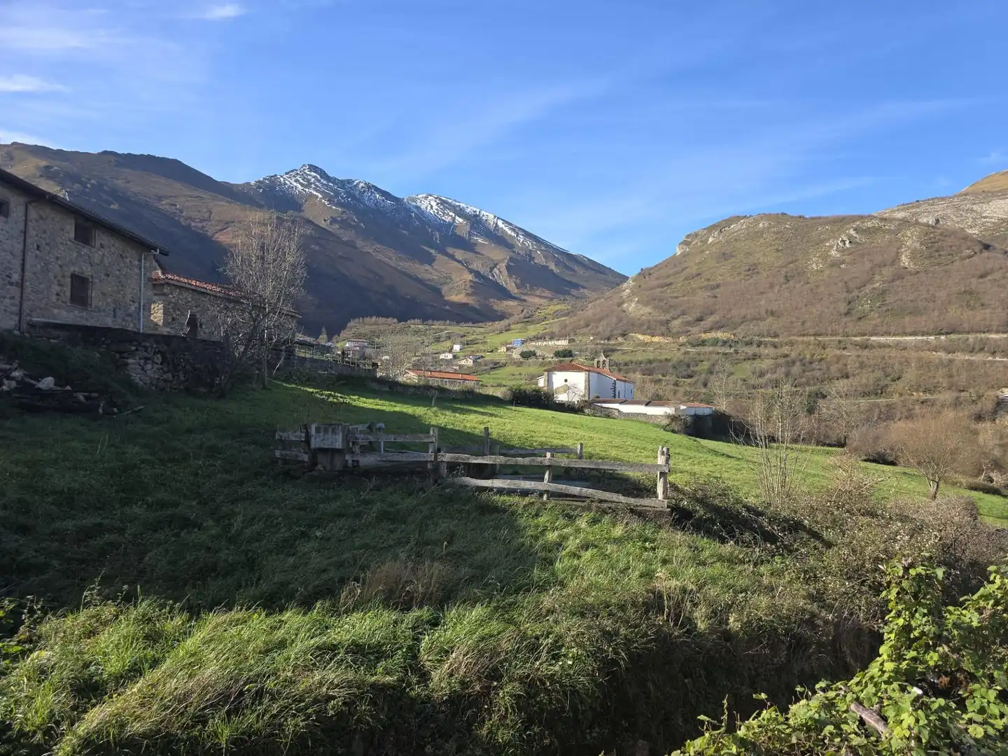 Vista exterior de Casa o chalet en venta en Tudanca con Amueblado y Balcón