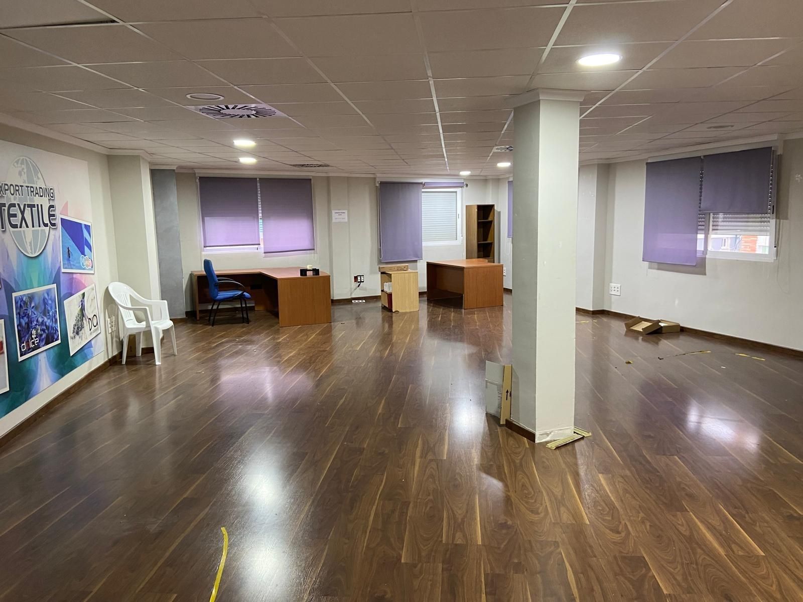 Office for sale in Albaida  with Air Conditioner