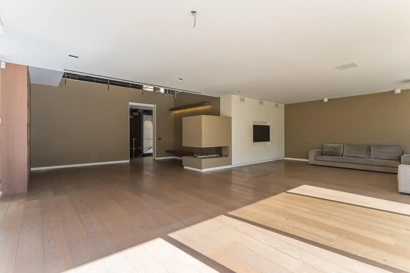Sala d'estar de Casa adosada en venda en Esplugues de Llobregat amb Calefacció, Jardí privat i Terrassa