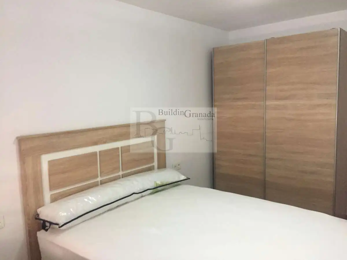 Habitación de Piso de alquiler en Granada con Calefacción, Terraza y Amueblado