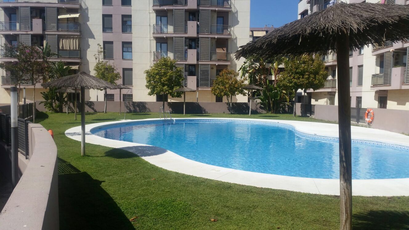 Piscina de Àtic de lloguer en Mairena del Aljarafe amb Aire condicionat, Calefacció i Jardí privat