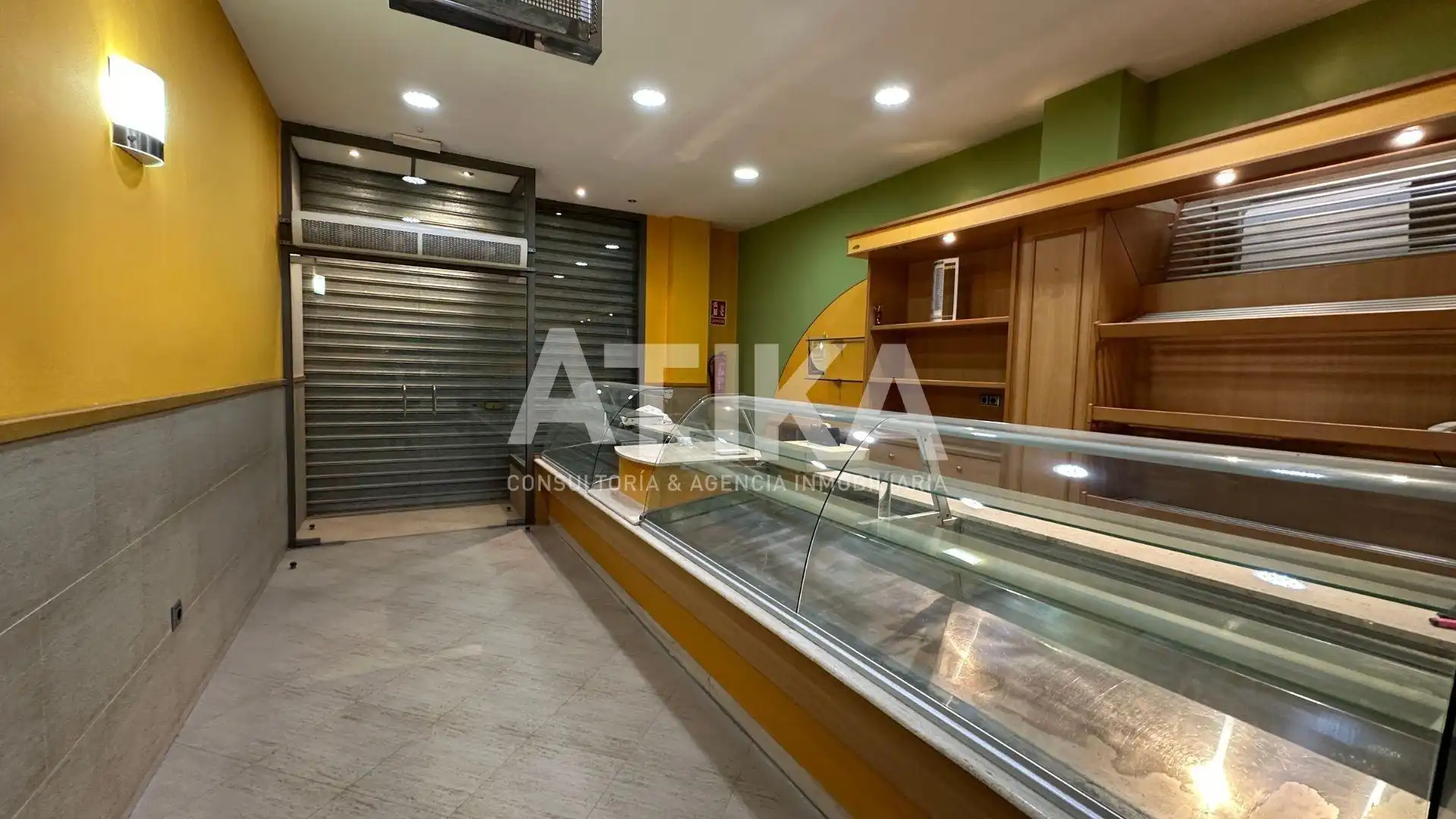 Business premises for sale in El Llombo