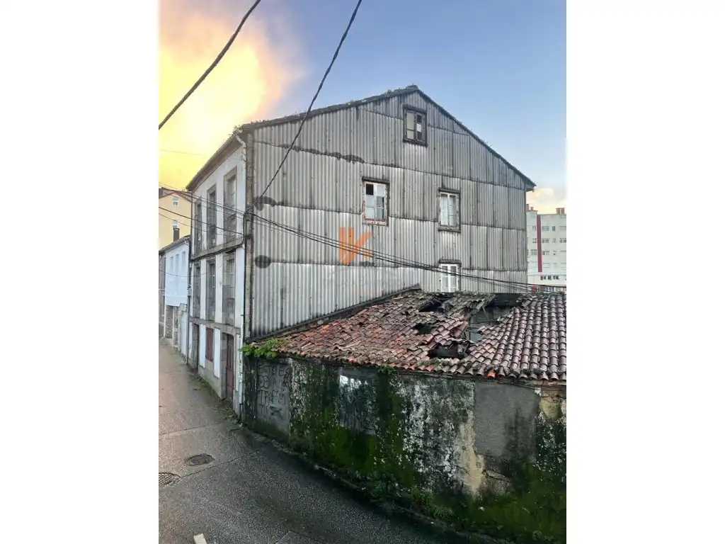 Exterior view of Buildings for sale in Santiago de Compostela 