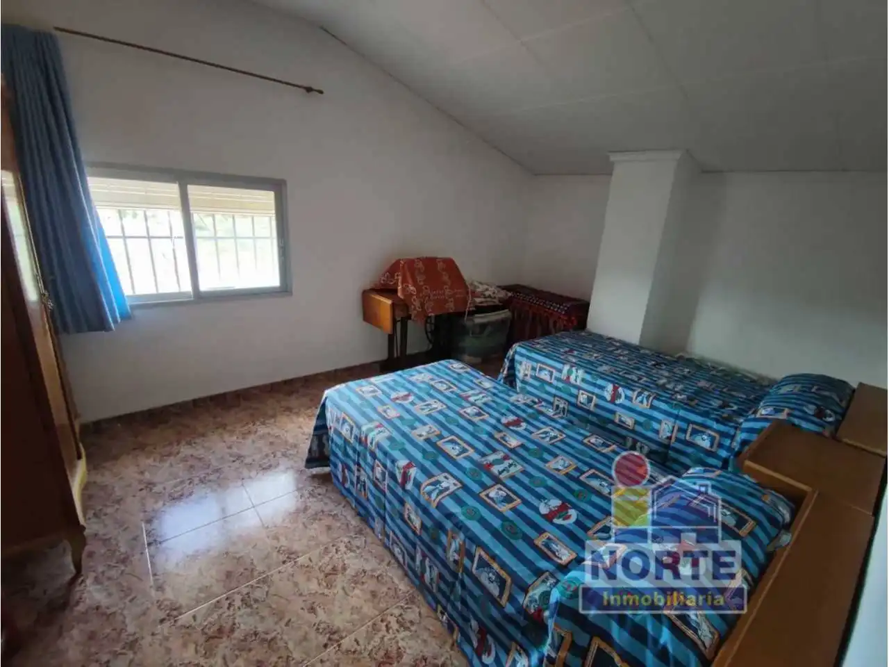 Dormitori de Finca rústica en venda en Balones amb Aire condicionat, Jardí privat i Terrassa