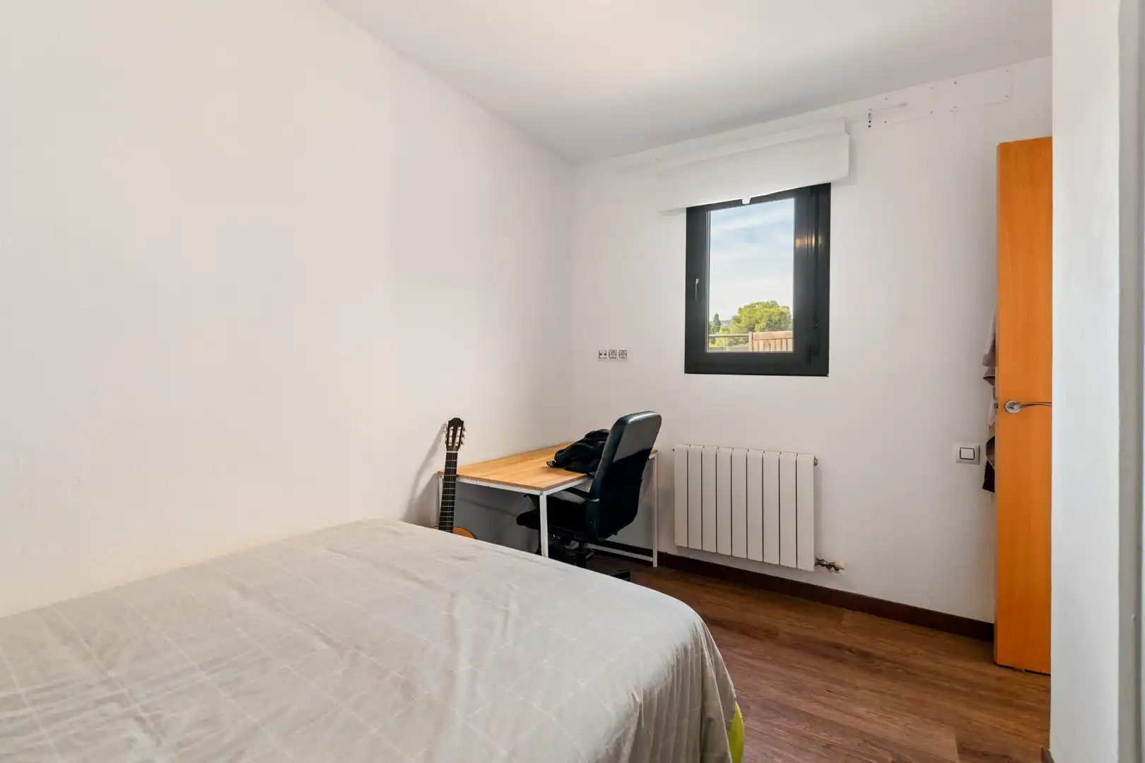 Schlafzimmer von Wohnung zum Verkauf in Barcelona mit Klimaanlage, Heizung und Terrasse