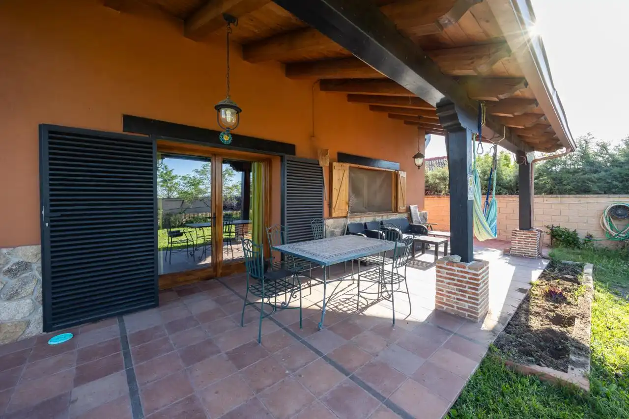 Chalet con jardín en venta en Avenida de la Hispanidad, imagen 4