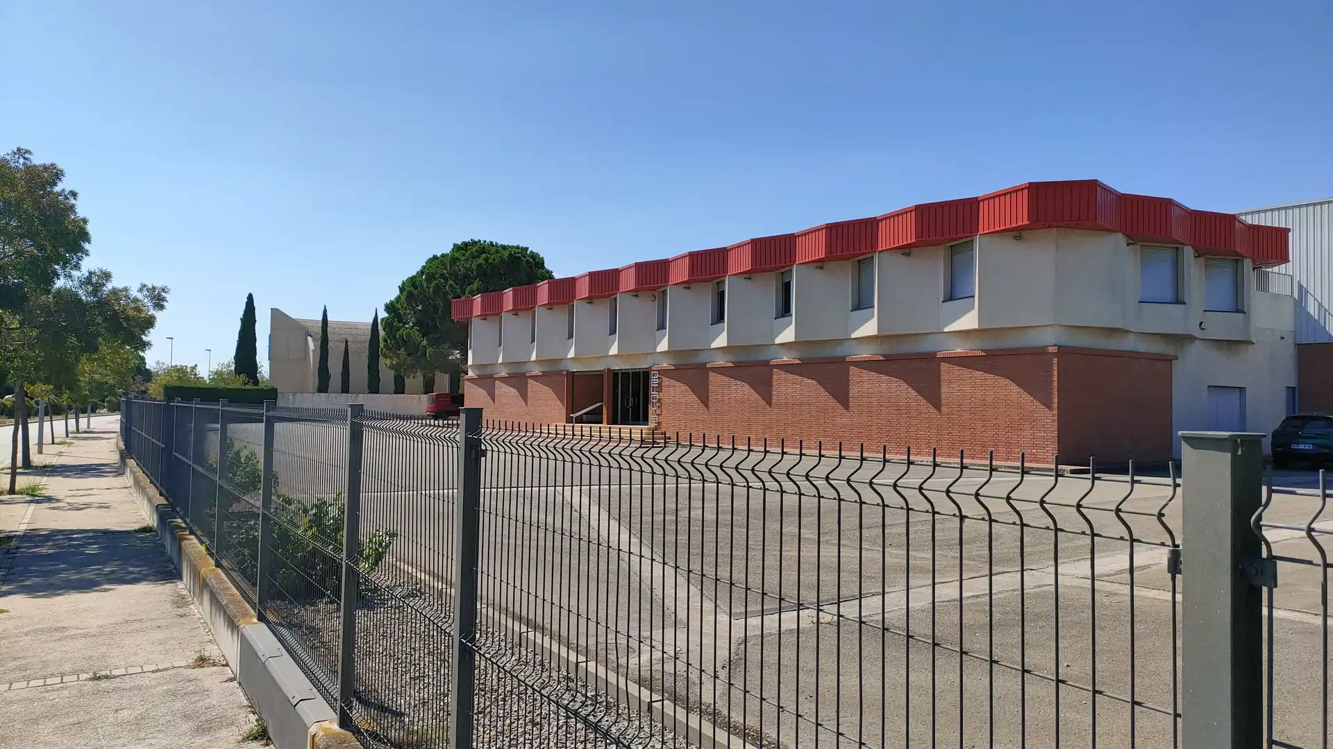 Außenansicht von Fabrik Grundstücke zur Miete in Figueres