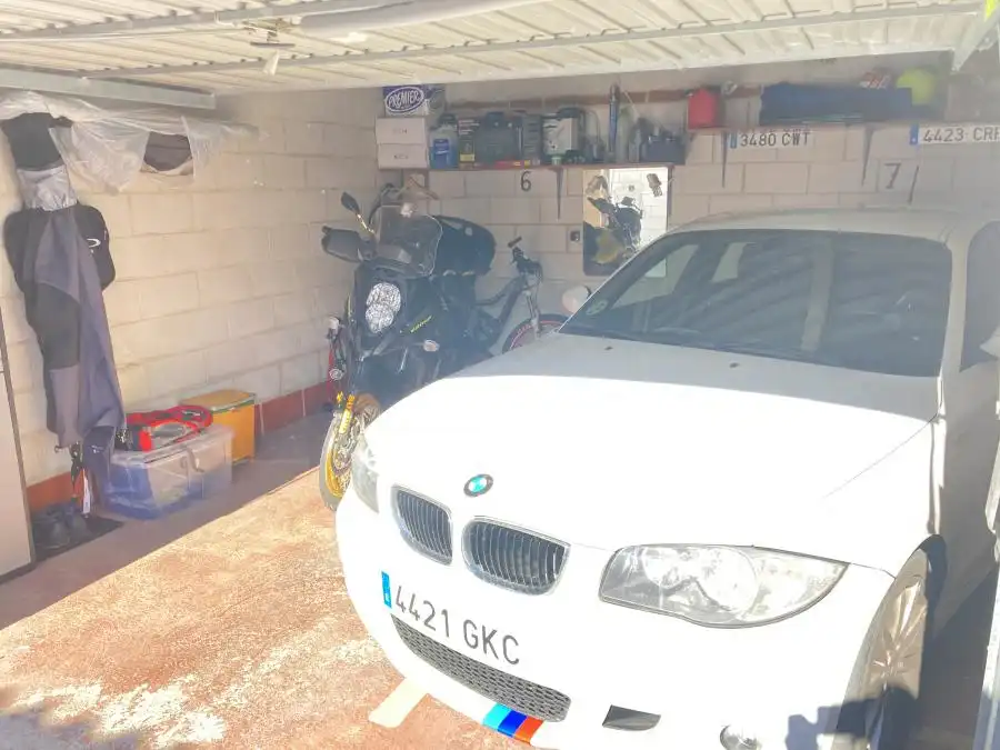 Parking de Dúplex en venta en Villaquilambre con Calefacción, Trastero y Horno