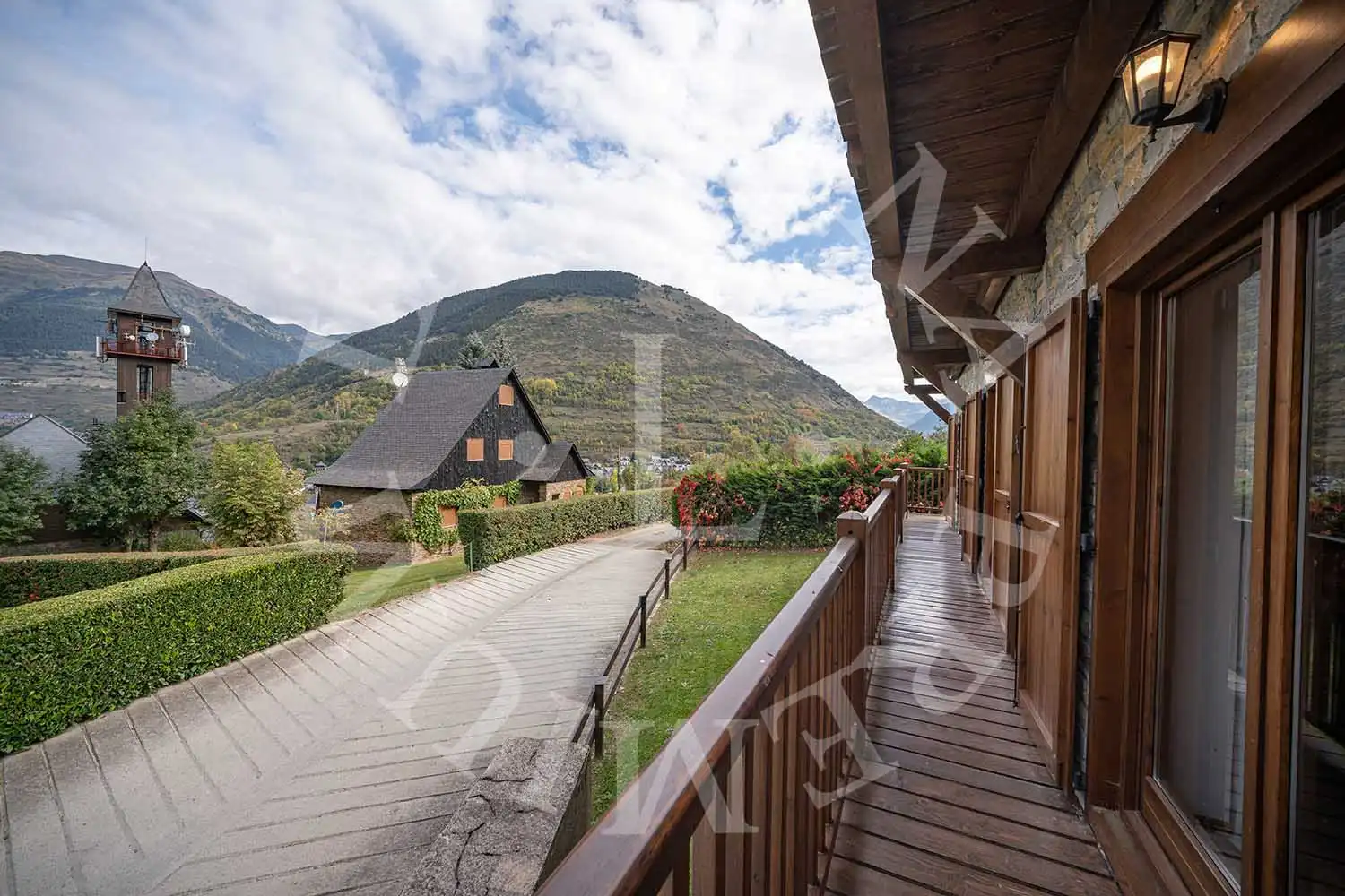 Vista exterior de Casa adosada en venta en Vielha e Mijaran con Calefacción, Jardín privado y Parquet