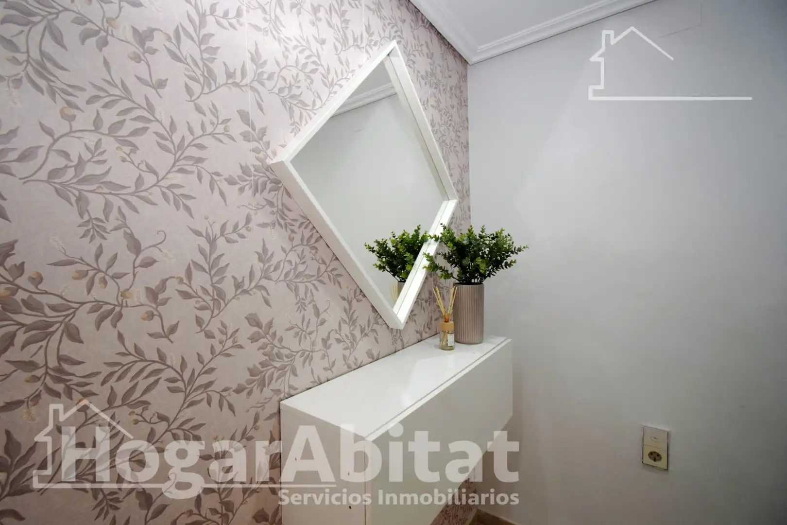 Habitación de Ático en venta en Catarroja con Terraza, Trastero y Balcón